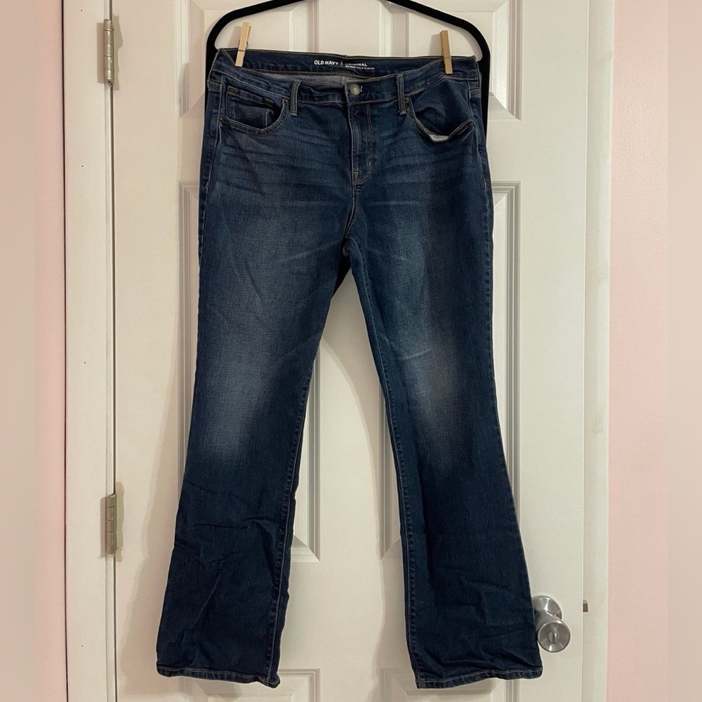 NWOT Old Navy dark wash midrise bootcut jeans, size 12 short